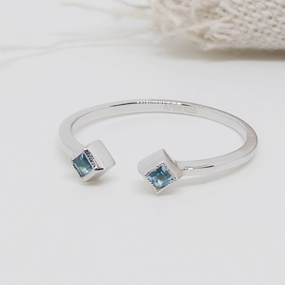 Sterling Silver Blue Topaz Open Ring Size 7 - Picture 5 of 5